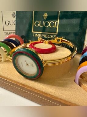 Mint~Prestige~Gucci Interchangeable Bezel Bracelet Bangle Watch with Box/Papers